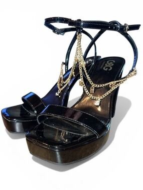 NEW GBG Black Platform Heels with Gold Charms